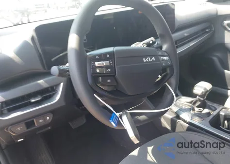 2025 Kia K4 Lxs из США, поврежденный, VIN 3KPFT4DE3SE108752